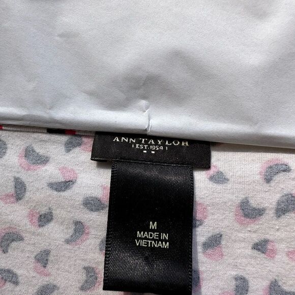 GUC Ann Taylor Top - Picture 5 of 5